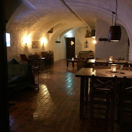 Barenkeller Wein & Loungebar