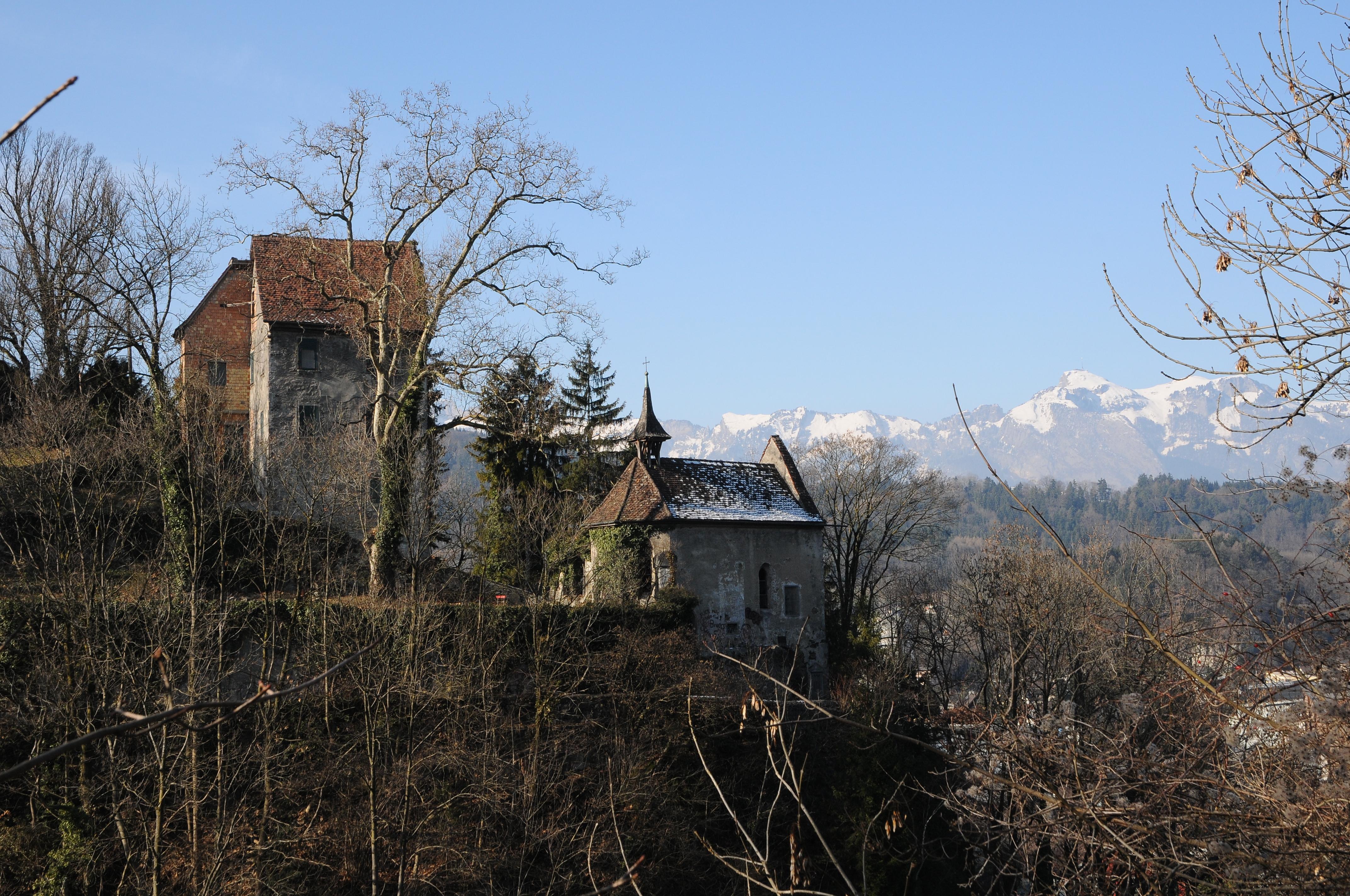 Tschitscher-Schlößchen mit der Kapelle St. Margaretha