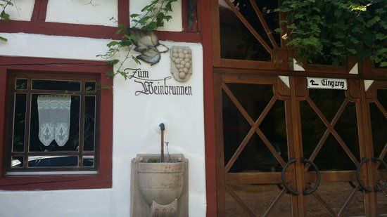 Zum Weinbrunnen